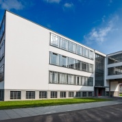 040_Bauhaus_Dessau_Walter_Gropius_008