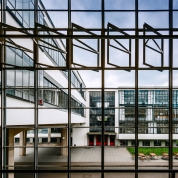080_Bauhaus_Dessau_Walter_Gropius_359