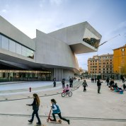 hadid_maxxi_061-camrawCS6-crop